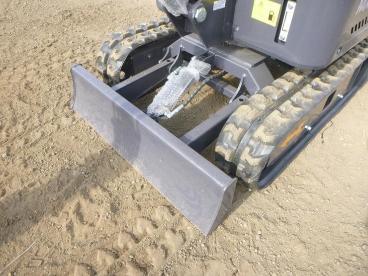 2025-agt-mx15rx-hydraulic-excavator-image-15