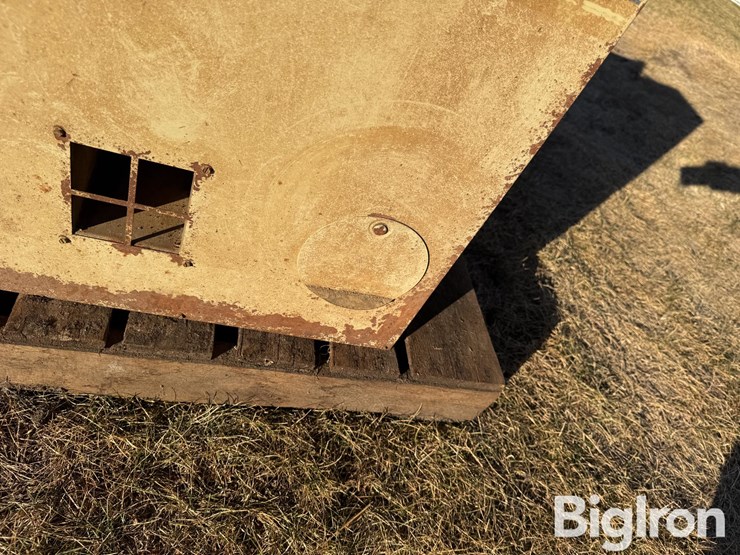 queen-&-l.b.-white-heaters-image-17