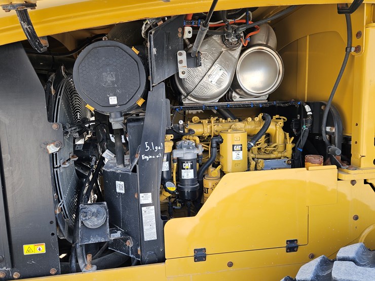 2023-caterpillar-926m-image-21