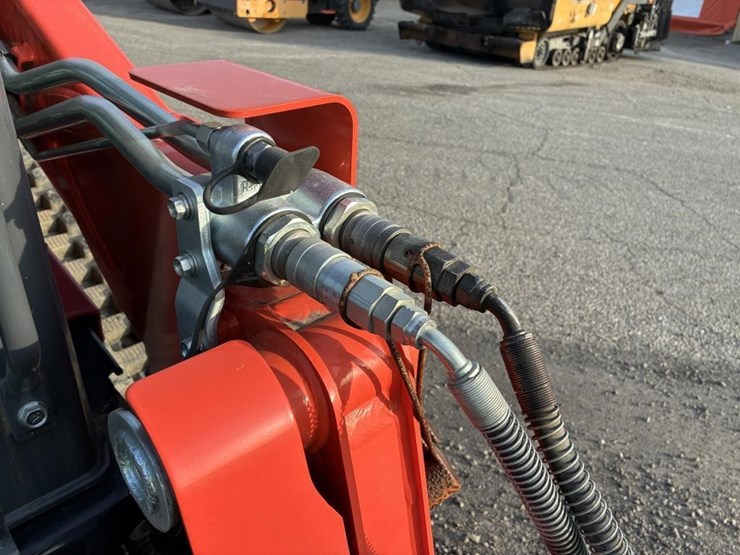 2024-kubota-svl75-3-image-8