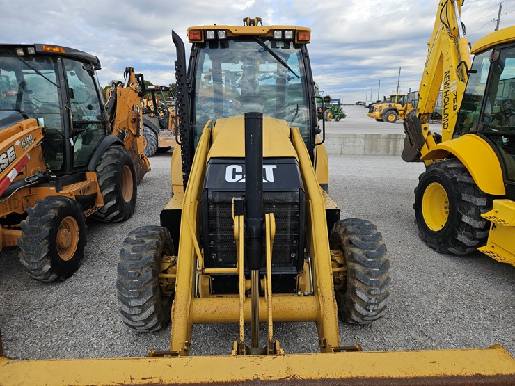 2015-caterpillar-420f-image-4