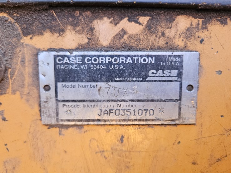 2002-case-70-xt-image-10