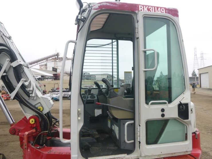 2012-takeuchi-tb180fr-image-7