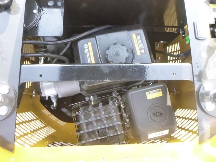 agt-h12r-hydraulic-excavator-image-24