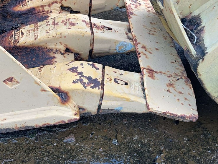 23”-hensley-bucket-image-3