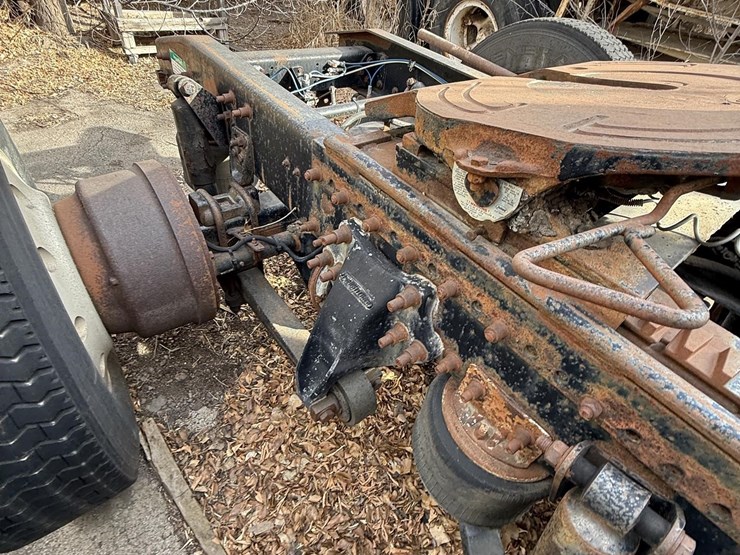 1997-freightliner-fld120-image-15