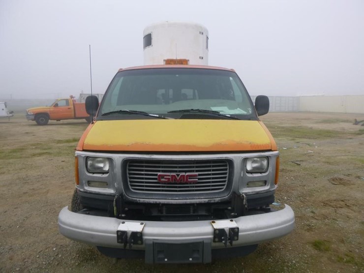 2000-gmc-3500-image-6