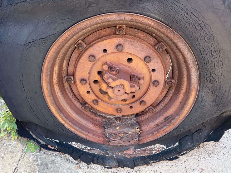 minneapolis-moline-orchard-transmission-and-rear-end-image-4