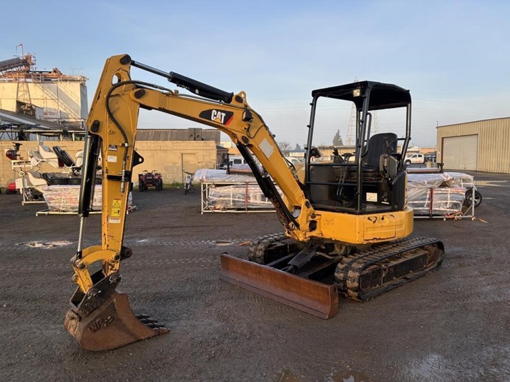 2018-caterpillar-303-image-1