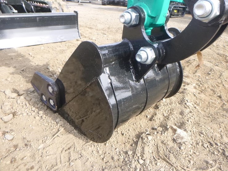 2025-agt-h15r-hydraulic-excavator-image-10