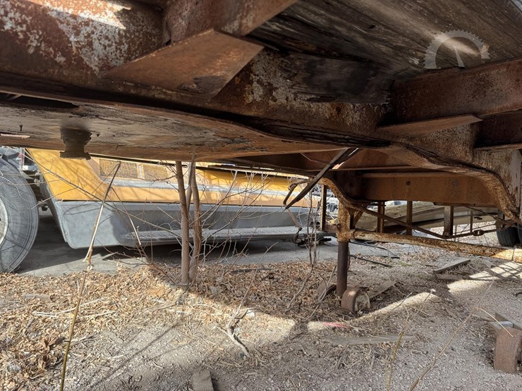 1975-unknown-image-3