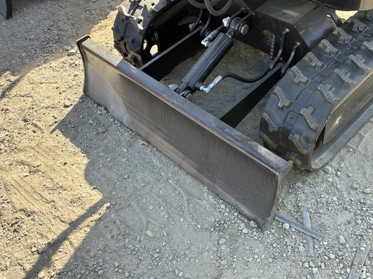 2025-vicsec-vc13-hydraulic-excavator-image-10