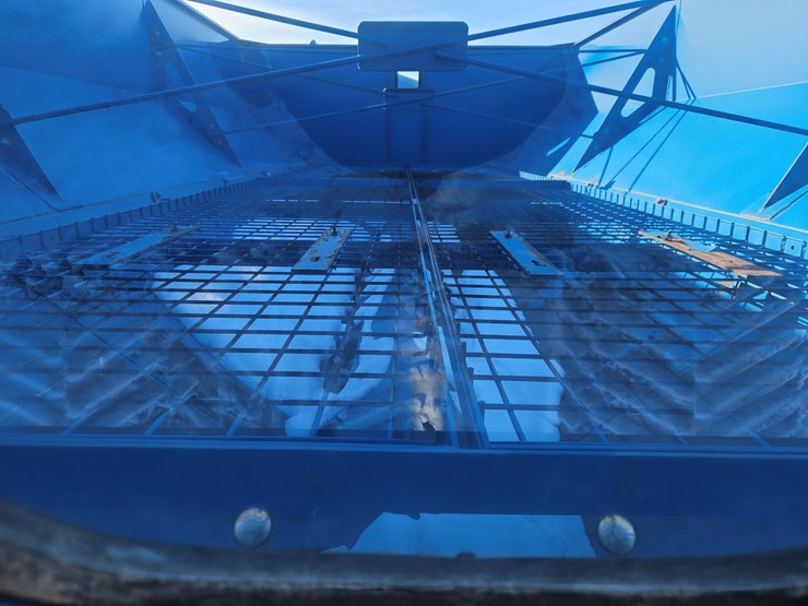 2006-kinze-1050-image-15