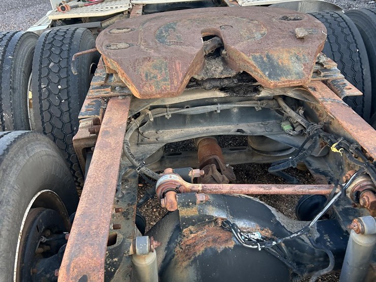 1999-volvo-vnl64t770-image-66