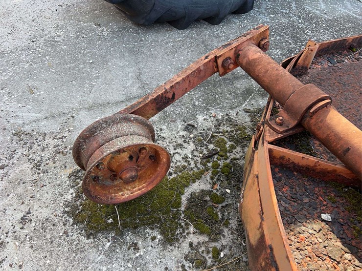 7’-bush-hog-pull-type-mower-image-15