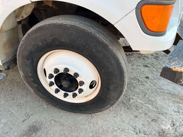 2006-ford-f750-image-28