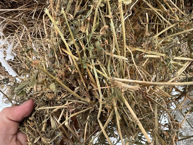 2025-john-deere-561m-image-15