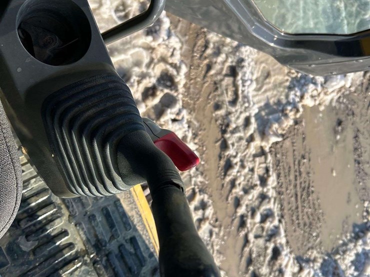 2013-komatsu-pc360-image-22