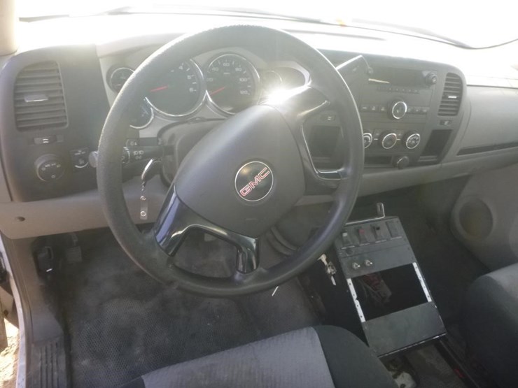 2008-gmc-3500-image-11