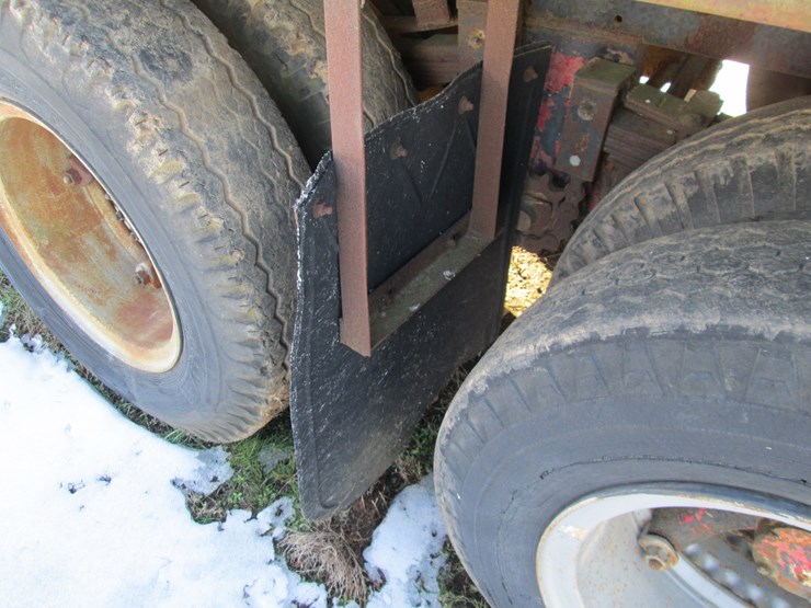 1974-ford-f700-image-11