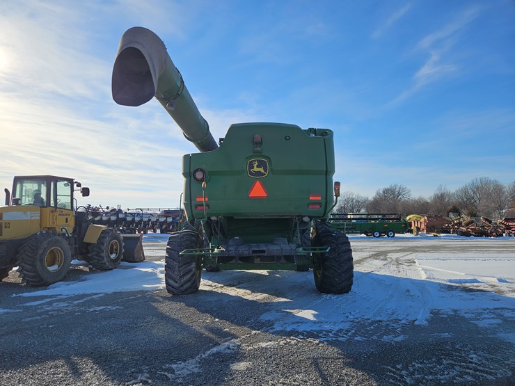 2012-john-deere-s670-image-18