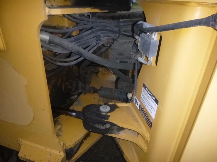 2005-deere-624j-image-21
