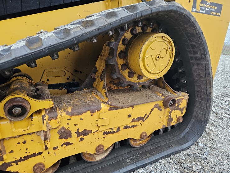 2020-caterpillar-239d3-image-21