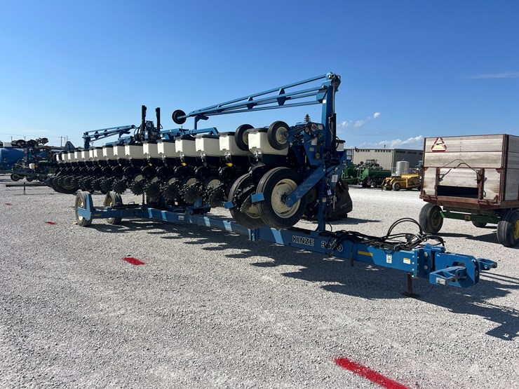 2002-kinze-3600-image-1