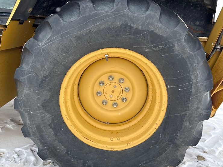 caterpillar-430d-image-9