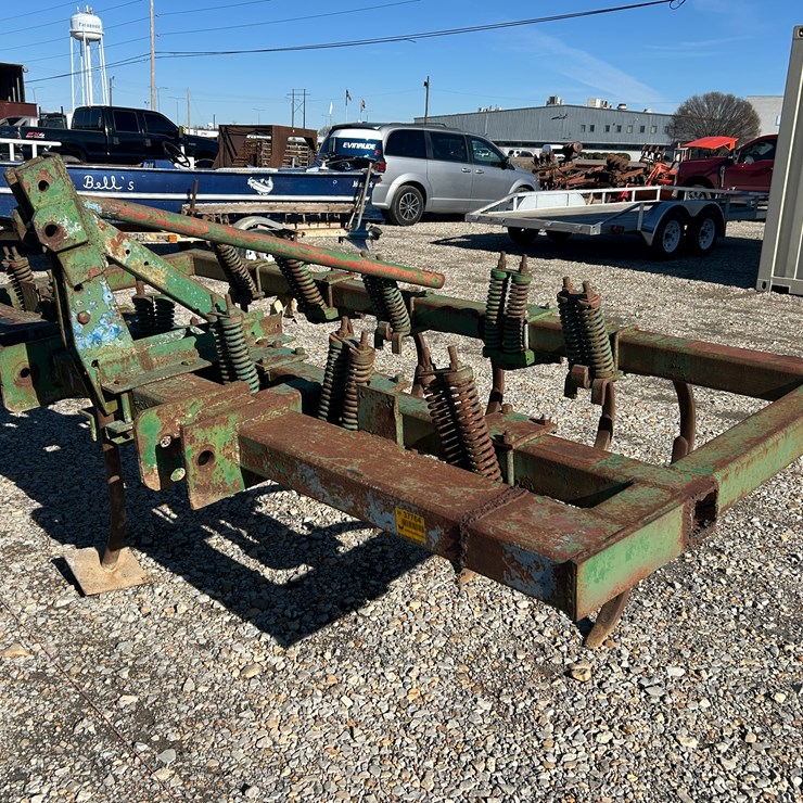 #37764 • 11' Chisel Plow