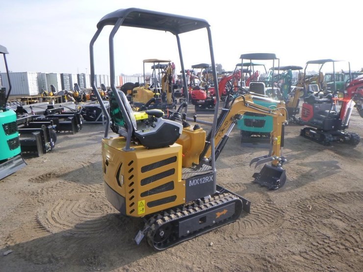 agt-mx12rx-hydraulic-excavator-image-3