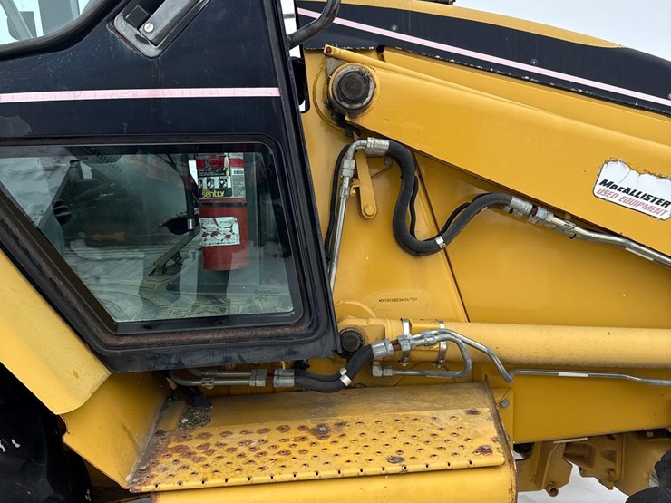 caterpillar-430d-image-16