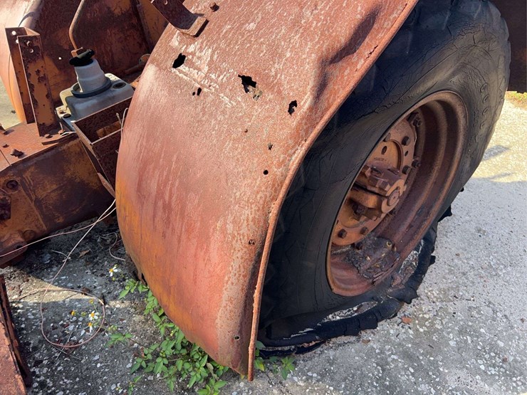 minneapolis-moline-orchard-transmission-and-rear-end-image-5