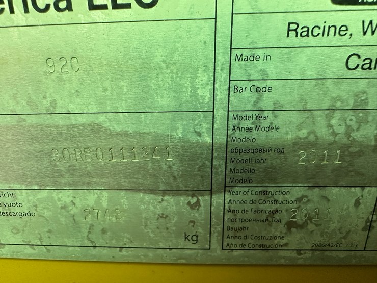 2011-new-holland-92c-image-37