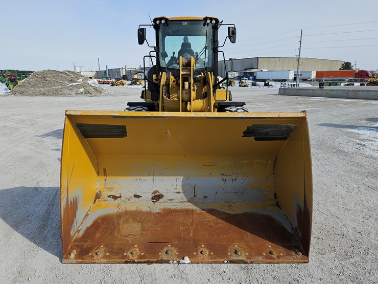 2023-caterpillar-926m-image-2