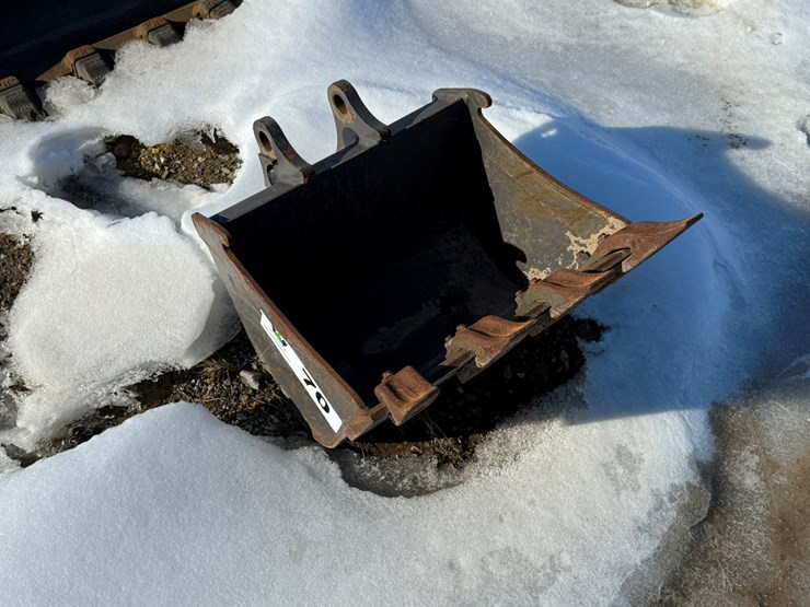 #70-•-volvo-bucket-inv#-35082-image-2