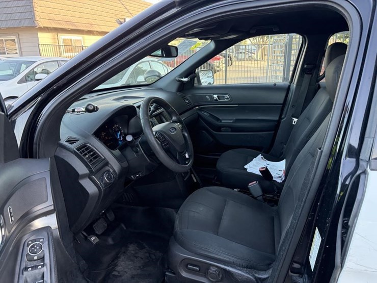 2018-ford-explorer-image-9