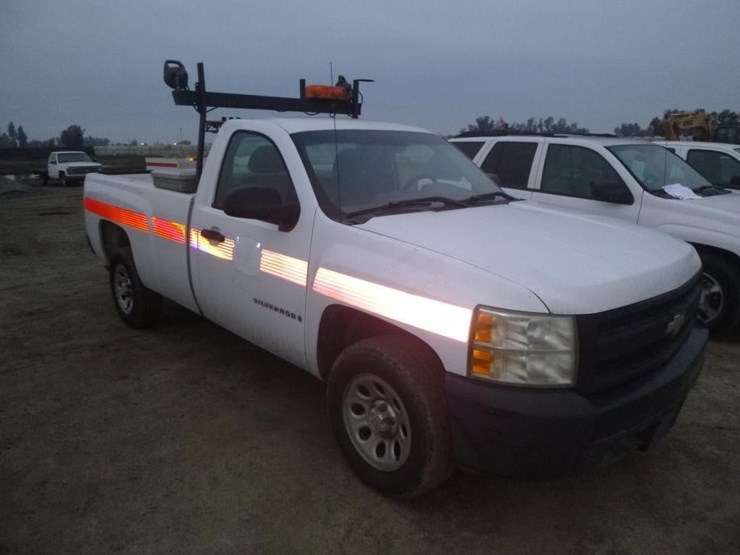 2008-chevrolet-silverado-1500-image-2