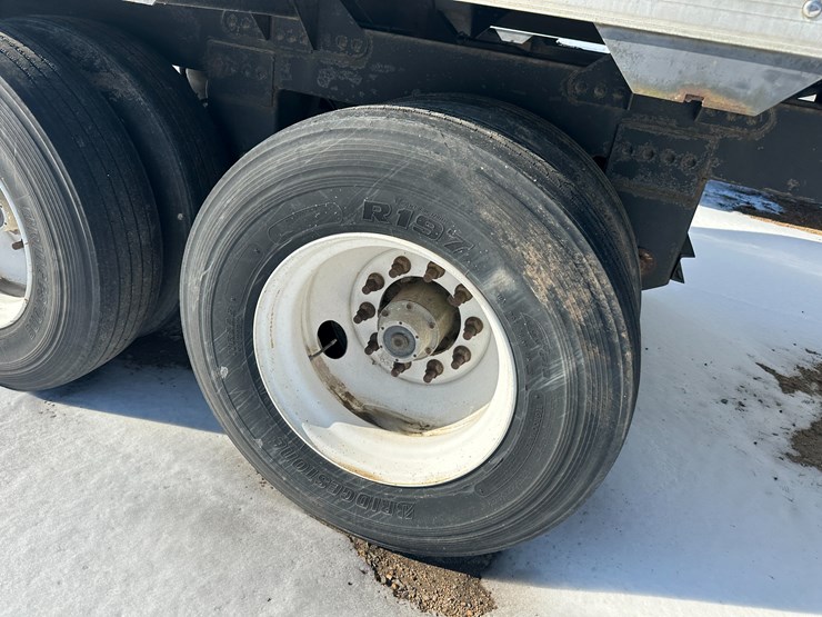 2016-timpte-hopper-bottom-image-8