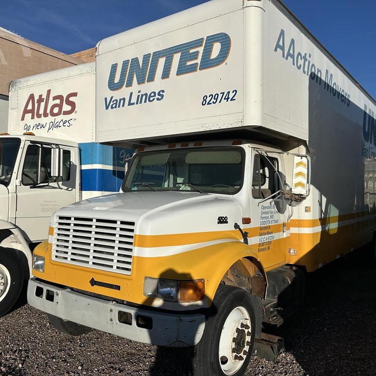 2001 INTERNATIONAL 4700