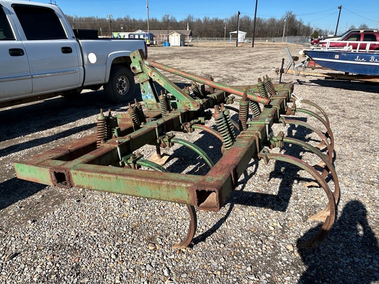 #37764-•-11'-chisel-plow-image-3