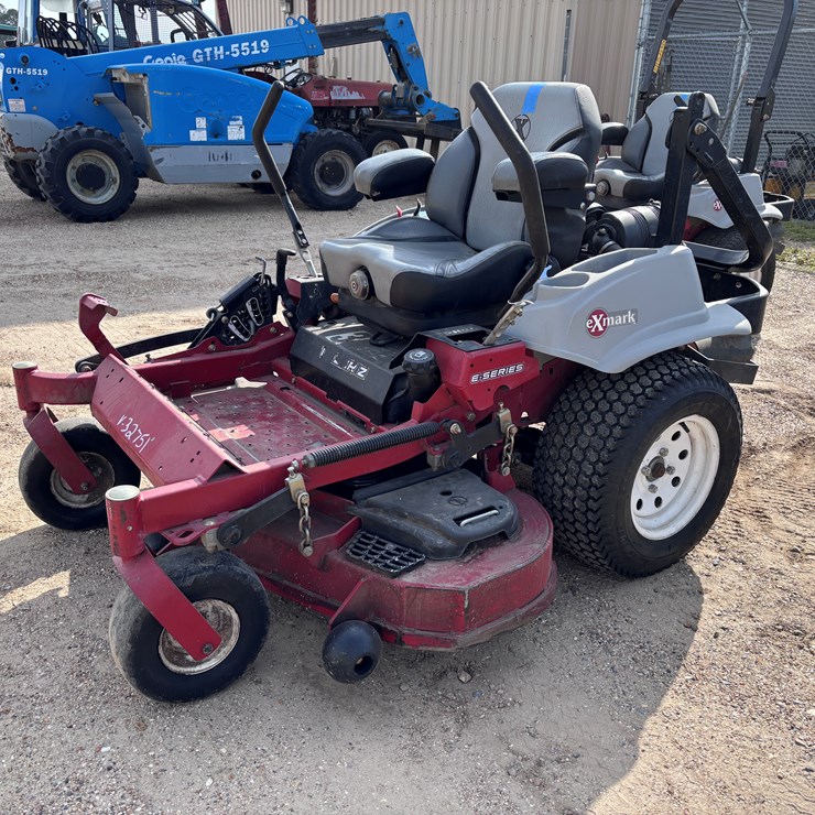 #32251 • ROTARY CUTTER WITH TAIL WHEEL