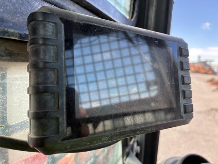 2021-kubota-svl97-2-image-14