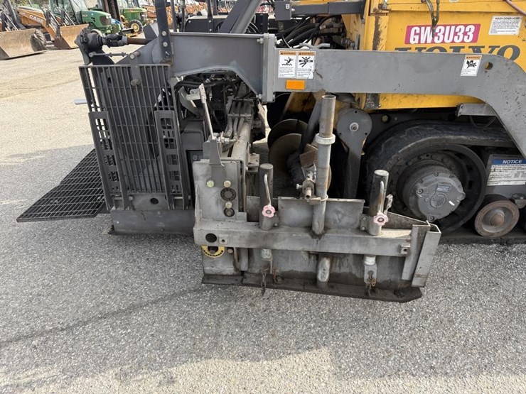 2016-volvo-blaw-knox-pf-4410b-asphalt-paver-image-34