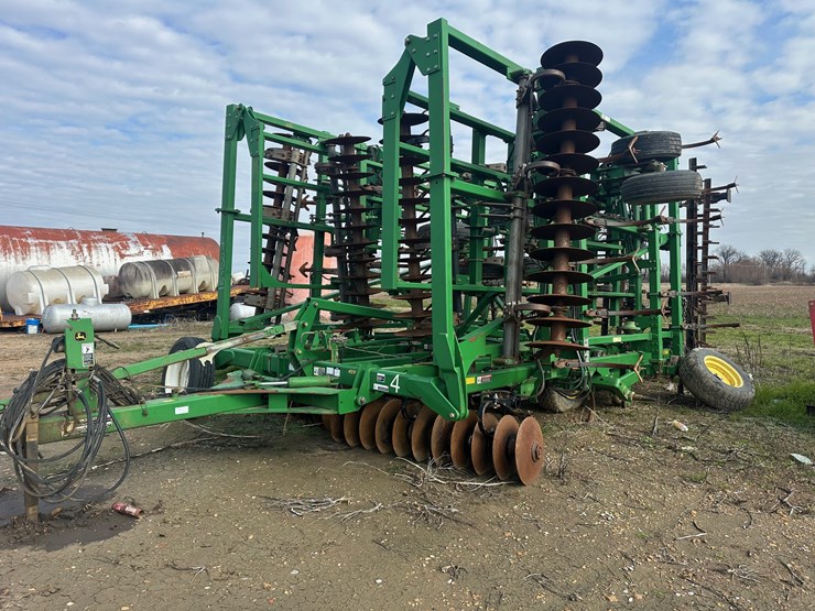 john-deere-2310-image-1