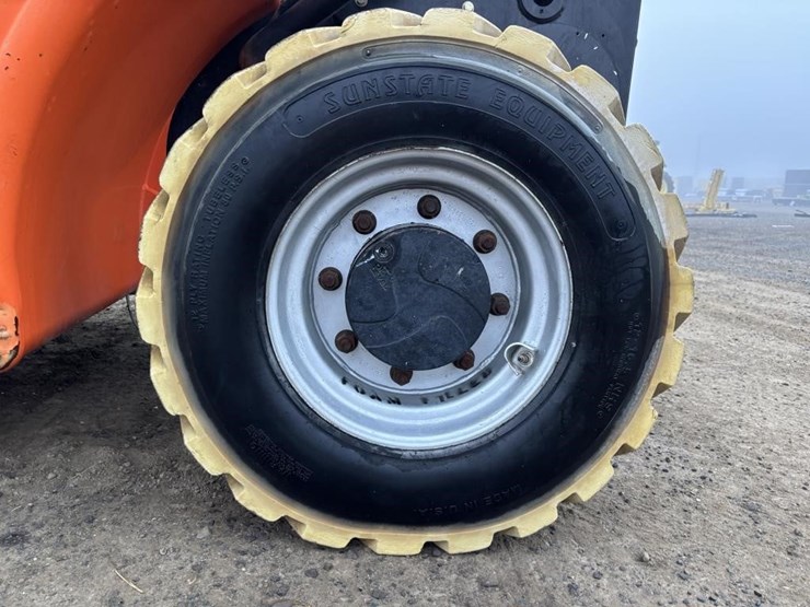 2015-jlg-g5-18a-image-19