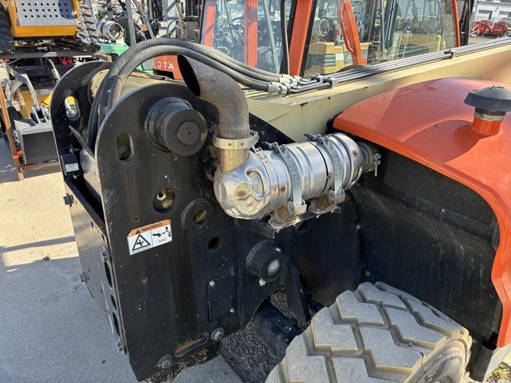 2015-jlg-g5-18a-image-12