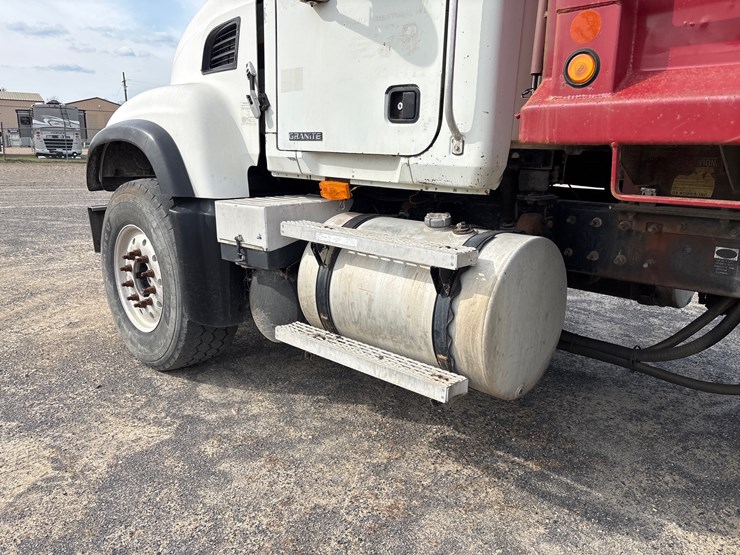 #31986-•-2007-mack-cv713-dump-truck-image-7