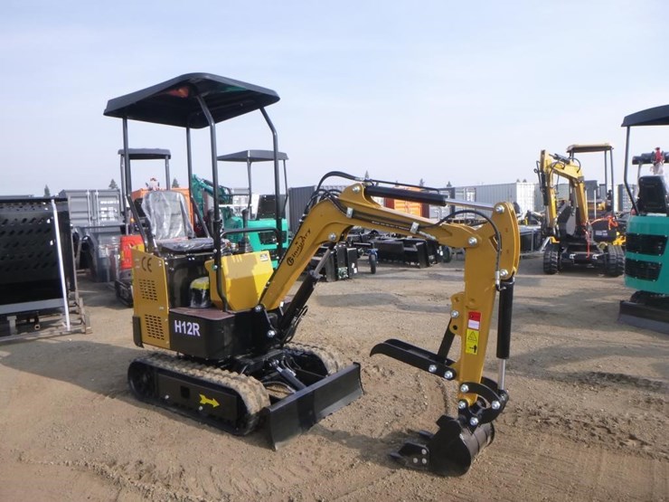 agt-h12r-hydraulic-excavator-image-2