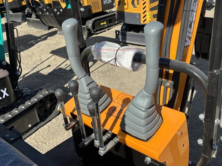 2025-vicsec-vc13-hydraulic-excavator-image-17